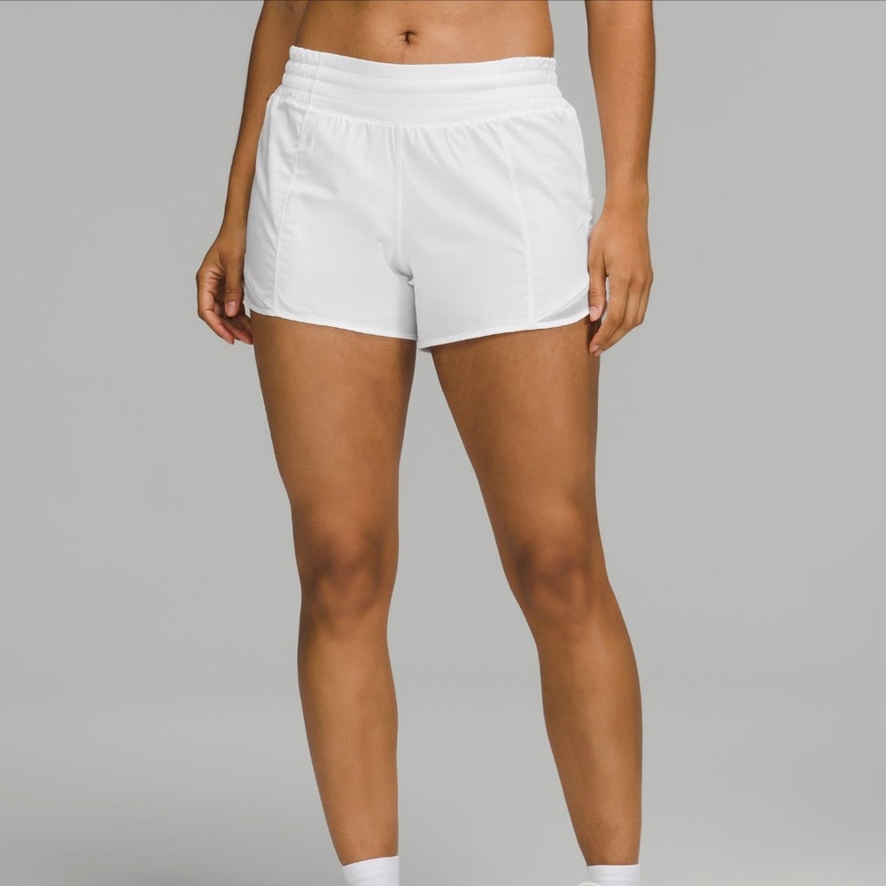 Worn Once* Lululemon White Shorts, size 4